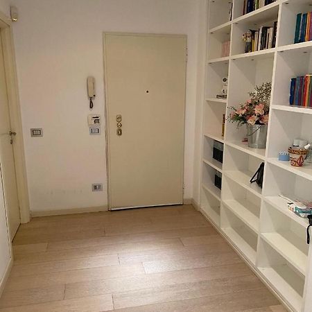 Lovely Apartment In The New Porta Nuova Area ミラノ エクステリア 写真