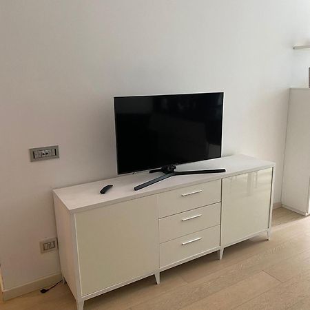 Lovely Apartment In The New Porta Nuova Area ミラノ エクステリア 写真