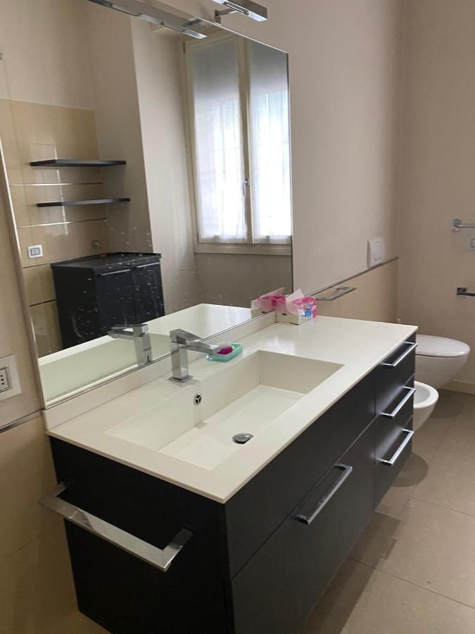 Lovely Apartment In The New Porta Nuova Area ミラノ エクステリア 写真