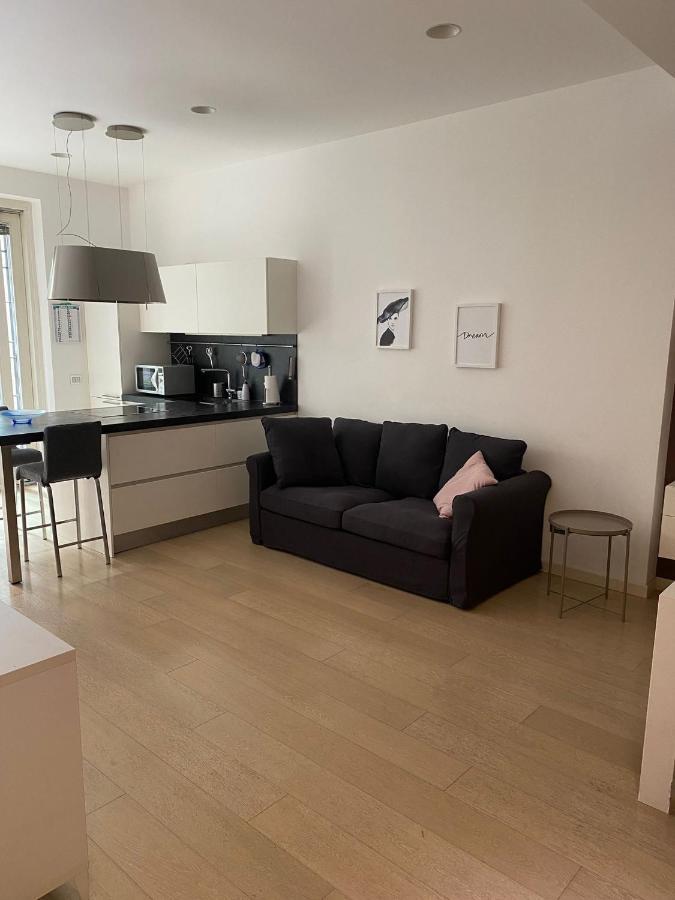 Lovely Apartment In The New Porta Nuova Area ミラノ エクステリア 写真