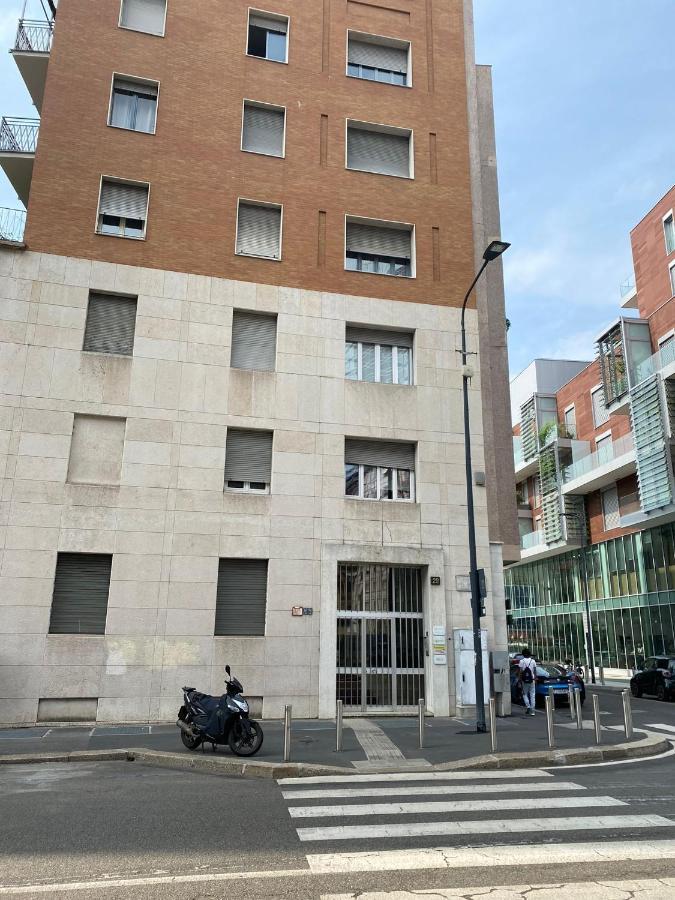 Lovely Apartment In The New Porta Nuova Area ミラノ エクステリア 写真
