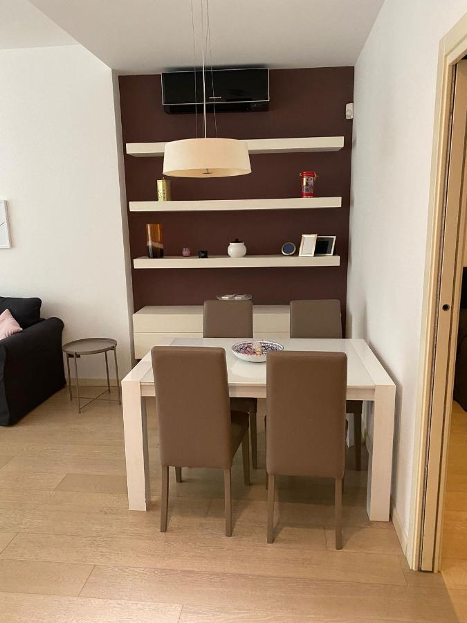 Lovely Apartment In The New Porta Nuova Area ミラノ エクステリア 写真